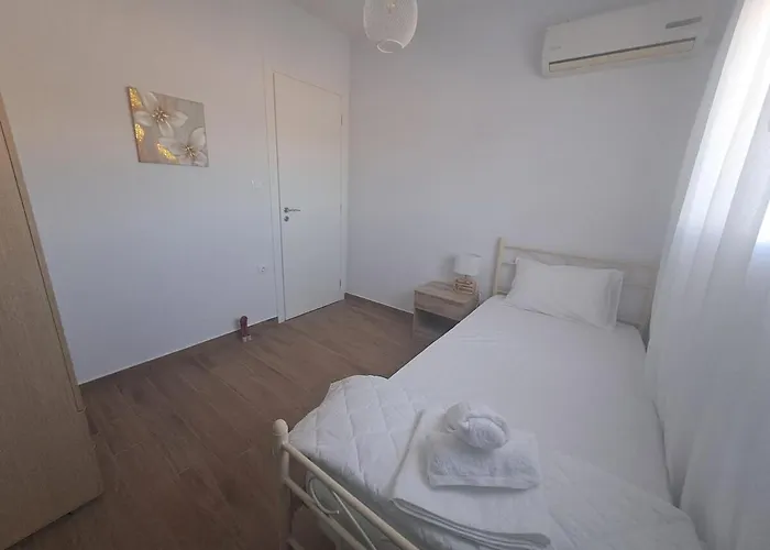 Leylands Yard * Agios Fokas (Laconia)